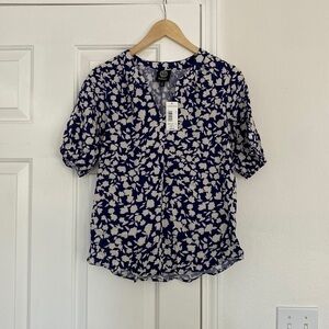 NWT Bobeau puff sleeve notch neck blouse.